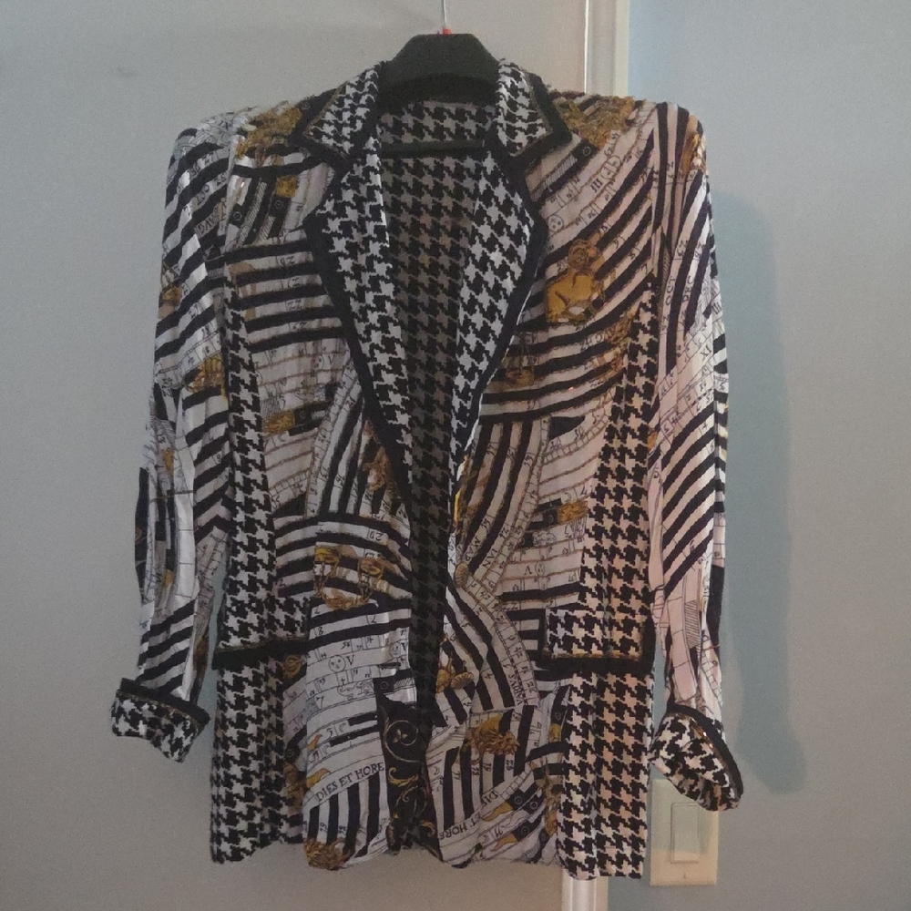 Stylish Women's Patterned Blazer